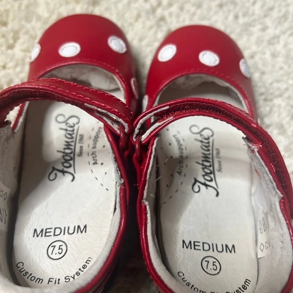 FOOTMATES RED/WHITE MARY JANE STYLE SHOE SIZE 7.5 M/W NIB